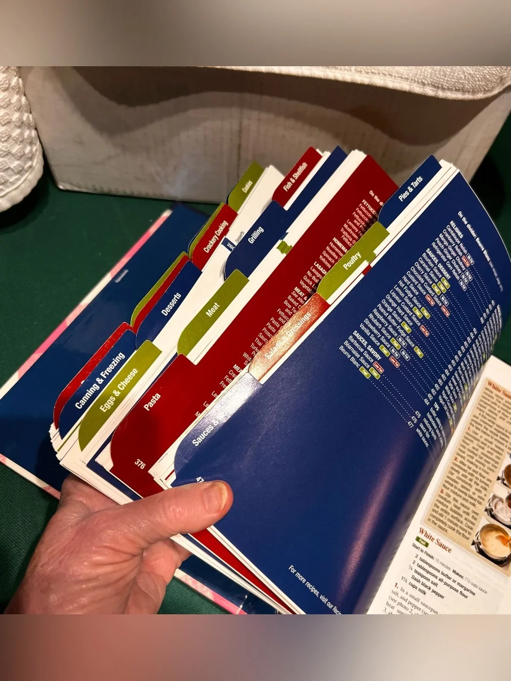 Better Homes and Gardens Limited Edition Cook Book 2005 in Binder Excellent Cond